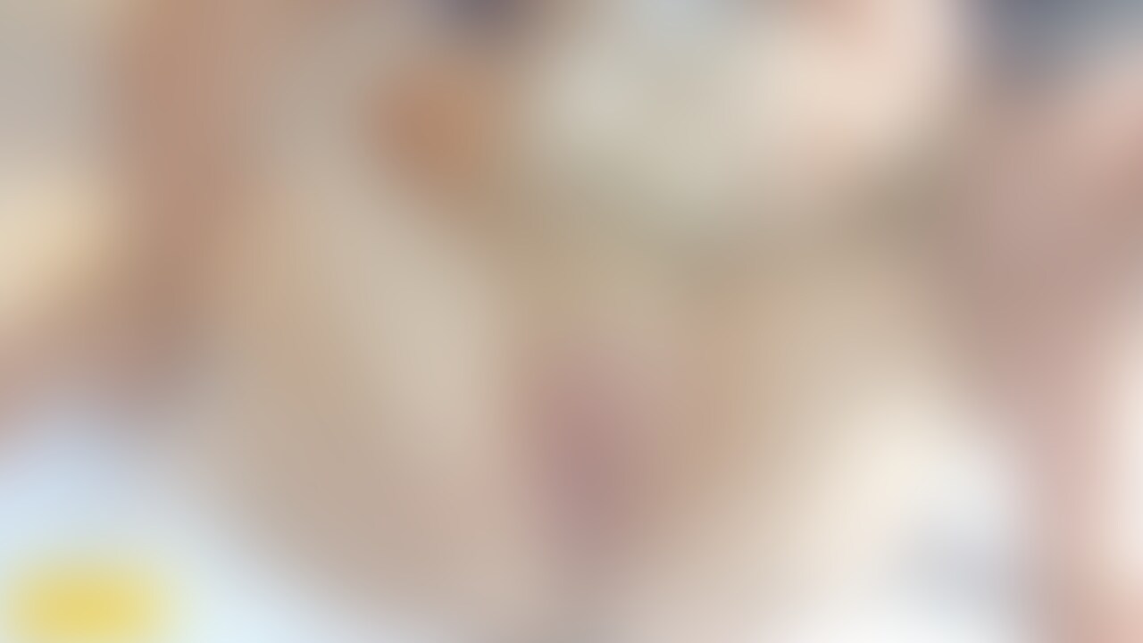 【穴弄り】
先ずは
喉奥に押し込んで
勢いよく喉を開かせたら
更に奥深くにぺニスを
押し込んで
最高級の喉オナホを堪能。
ご褒美に
果てしなくイキたいらしいからバイブで穴弄り。
初アナルに
極太バイブは特別サービス。
【オーガズム種別】
⑨波状オーガズム (2/2)