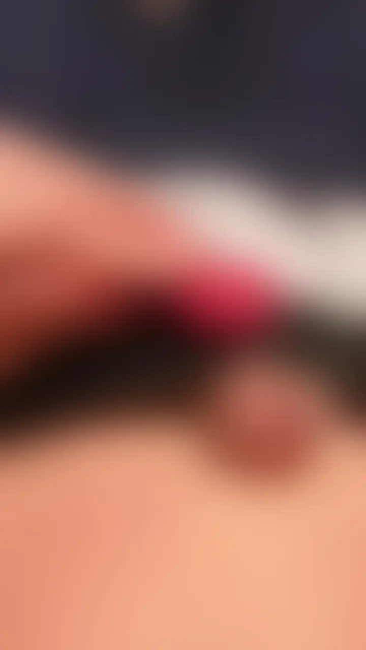 バイブ押し当てるの気持ちいい sample 1