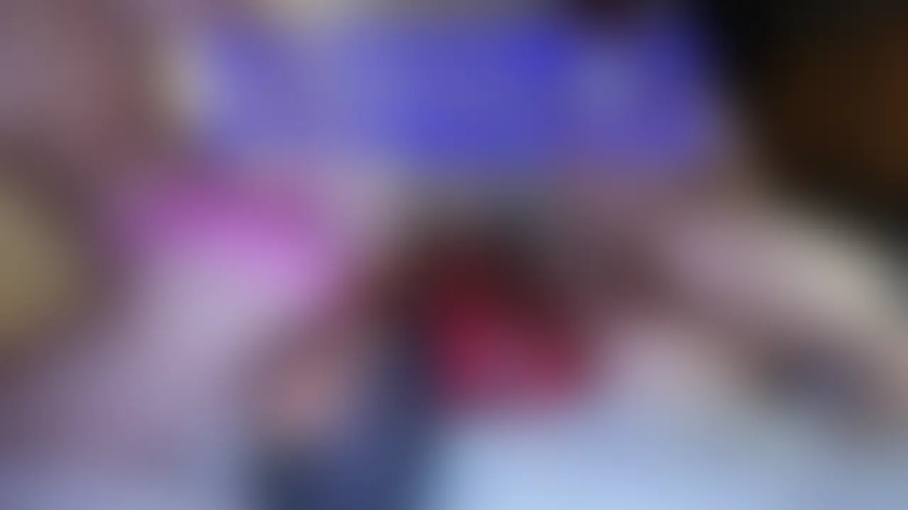 ゆんみくコンビのＭ男攻め編パート２です。
Ｗおなら攻めから顔騎＆フェラと来ての…何と親友が絡みのシーンを撮るという衝撃の展開へ…。
Ｍ男と女の子との騎乗位を女の子が撮る…これぞ最高のシチュエーション。 (2/2)
