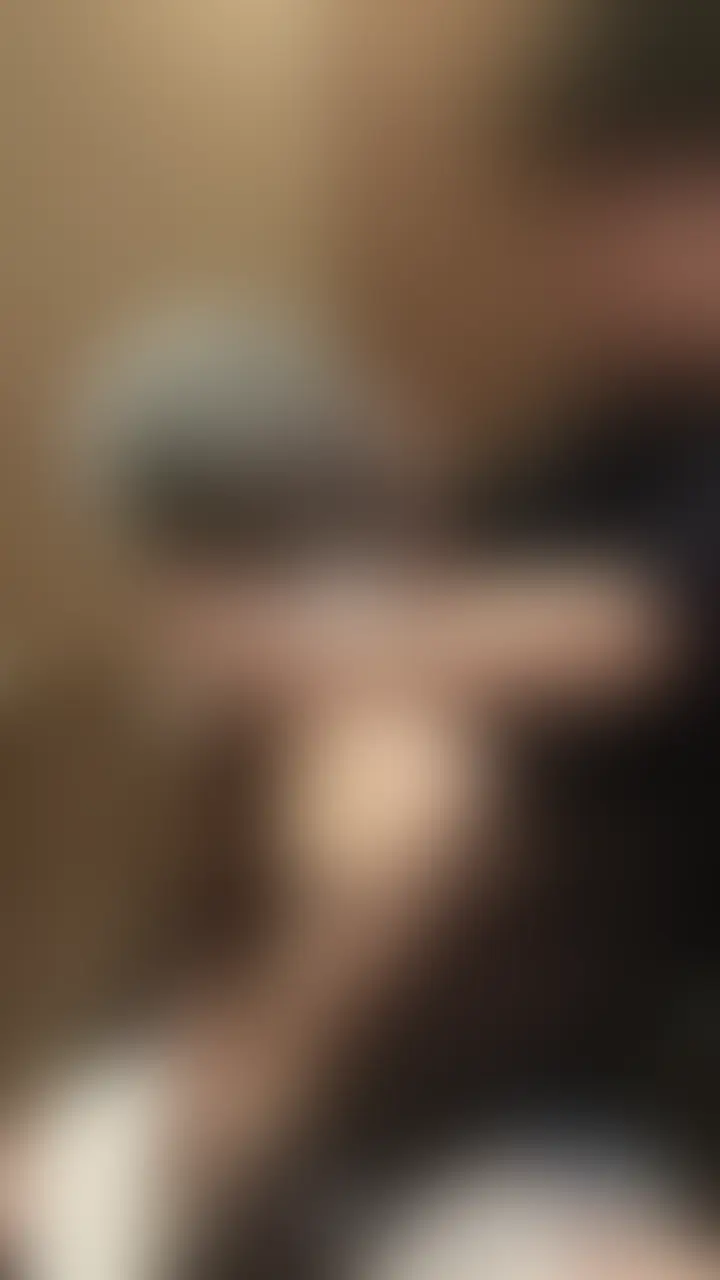 手足拘束されて視界も奪われて呼吸管理までされたらおかしくなっちゃうね。
でも奴隷は主人に生かされてるんだよ?
存在価値も主人の為でしょ?
普段自由にしてる「呼吸」も完全にコントロールされちゃって可哀想。 (2/2)