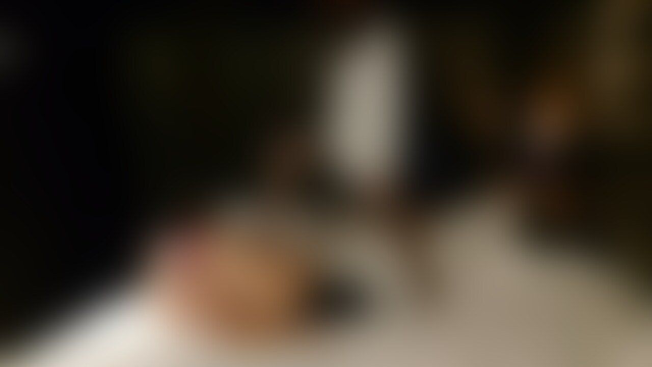 20分32秒
プレイ内容としては、乳首責め、玉責め、言葉責め、足責め、顔面騎乗、オナニー、セルフ射精になります。
大変妖艶なギャル女性で、男の苦しむ顔や様子を見るのがお好きということで、顔面騎乗で逝ってしまうところでした…。
苦しければくるしいほど、射精が気持ちよいのだな、と思いました。
本当にМな方でないと楽しめないかと思います。
これからもいろいろな動画をアップする予定ですが、主に、М男性向けのものをアップしますので、ぜひとも、S女性、М男性の方は、今後の更新、アップロードをたのしみにしてください!
youtubeでは、「進撃のМ男」として活動しています。
ツイッター 進撃のエムダン @zkQf7mFGyQIR1gc
こんなシチュエーションのものを見てみたい、というものがありましたら、ぜひ、リクエストを頂けたらと思います。
日ごろからなかなか自分の性癖を言えない鬱憤をこのような形で表せることが幸せなのです。
また、同じような性癖で悩んだり、もやもやしている方がいたら、ぜひとも、応援してくださいね!
※本人の許可を得て撮影を行っています。
※女性のプライバシー保護のため、モザイク処理を施しております。
※他サイト等への転載、アップロードなどが発覚した場合には、法的措置を取らせていただきます。 (2/2)
