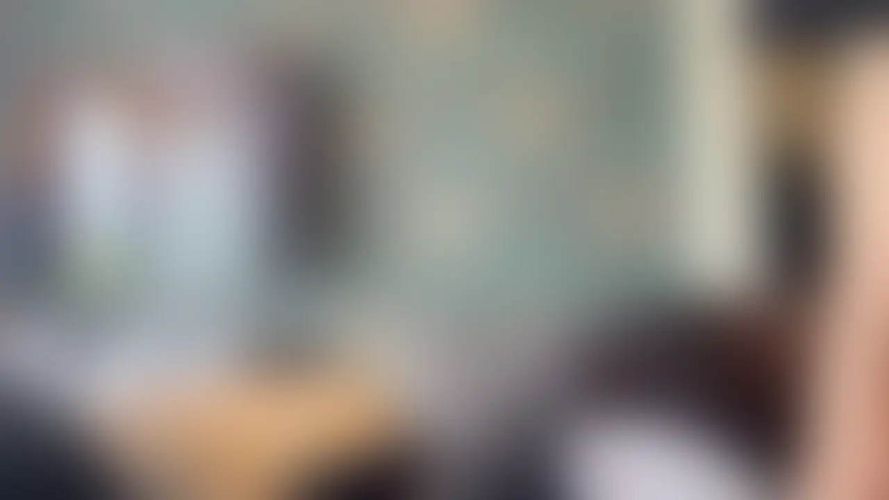 男性経験が別れたばかりの彼氏のみ。21歳のショートカット美人さんがセックス経験値をあげる為にと会いに来てくれた時の初撮り。
中イキした事無いって言ってたのに、ハメ潮溢れ出しながら喘いでて可愛かった。 (2/2)