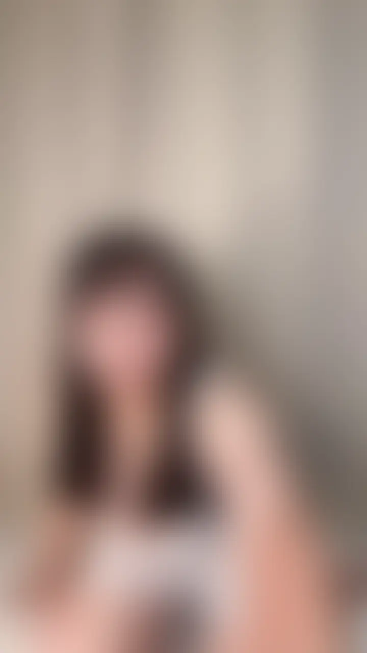 やってしまいました。。。笑 🫣てんが。。。
Xのおすすめに出てきて
コメントがすごく盛り上がってて
それからずっと 頭の片隅にあって
カートに入れて 消して
また入れて 消して
「もういいや えいっ」てなったのが
今回の始まりです 笑 🥺
届いた日
宅配ボックスから誰にも見られないように
小走りで部屋まで戻ってきて
テーブルの上に置いたまま
しばらく ただ眺めてました。。。
なんか開けるのが緊張して
6種類あるって知ってたけど
いざ目の前にすると なんか急にリアルで 🫣
「なんでやろ」って思いながら ゆっくり開けたら
全部 形が違くて
「えっ こんなに違うんだ。。。」ってなってます 🥺
いくつか実際に試してみましたので
最後まで一緒にいてくださいね 🥹 (2/2)