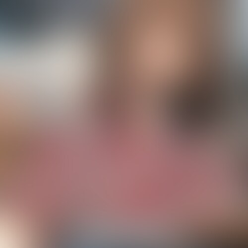 クラスの噂で早漏の男子がいると聞きつけた女子学生。
その男子を捕まえるやいなや
女子学生はちんこを見せるようにと詰め寄る。
童貞だったその男子に拒否権などなく
強気な女子学生の言いなりとなってしまう。
その男子は童貞で包茎で短小で早漏で
ドMであることも発覚してしまった。
女子学生のオモチャとしてターゲットとされてしまい
散々弄ばれたあげく射精させられてしまう。
※包茎男性の為の作品です。
プレイとしては「余った皮をズル剥けにさせられる」
「亀頭、チンカス観察」「短小包茎罵倒」
「皮オナニー」「亀頭むき出しのままオナニー射精」など。
イジワルな○○○に散々弄ばれるメニューとなっております。
どんどん新作動画を公開していきます!
サンプルを気に入りましたら
「いいね!」「フォロー」「入部」をお願いします! (2/2)