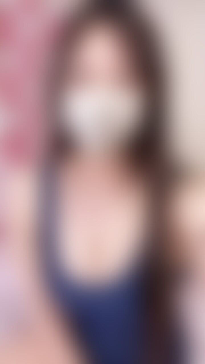 みなさんのリクエストにお応えして、競泳水着着ながらおなにーしてみちゃいました💕
はち切れそうなくらいきつかった笑
溢れ出ちゃうおっぱいもみてください🥺🖤
恥ずかしさと気持ちよさですっっごい感じちゃうし、そのままとまんなくなっちゃって...
やばかった...🙈 (2/2)