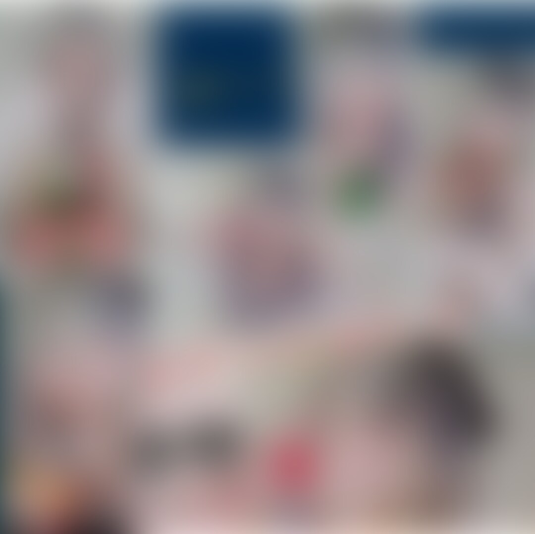 (たっぷり6分♥️)紺色えっちな巫女さま　胸チラ&パンチラおせちとおとそ♥️

(りかはおとなです✨成人してます☘️)　
こんにちは🍓りかです
今日もりかの投稿見に来てくださってありがとうございます✨
昨日は、投稿できなくてごめんなさい　
ちょっとハプニングがあって
疲れが出てふらふら気味で歩いてたところ、スマホのひとつを落としてしまって
今日は、ダメもとかもですが交番など行ってきます
ショックです😭今後気をつけるように反省して、今日を頑張ります


新シリーズ続きです
えっちさ的には、ささやかな動画ですが胸チラパンチラシーンありのおせちとおとそです

楽しんでもらえたらすごく嬉しいです♥️

みなさま、穏やかな１日でありますように…
(りかはおとなです✨大丈夫です☘️) (2/2)