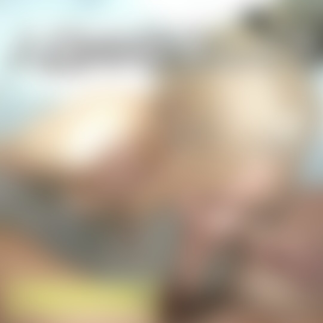 【premium】顔出し・丁寧なモザイク処理
お風呂場手コキフェラ抜き動画です。
https://myfans.jp/posts/a755e985-ff07-4468-992e-1da0b3a7dd48
この動画の男性主観バージョンです。こちらのほうが好きな方もいるかもしれません。ラストは喉奥に発射&即流し込みごっくんです。
【撮影の裏側】
新年最初の不倫相手とのセックスでした。この日は、私の出張先と、不倫相手の出張先がたまたま同じでした。
私は、午後から会議が入っていたので、午前中早めに時間を作ってもらい、ラブホに集合しました。
もう、本当にラブホのフロントで待ち合わせでした(笑)
フロントに人が居るタイプのラブホだったので、絶対不倫だなと思われたと思います(笑)
不倫相手が、年末年始の番組で、メイク濃い目のギャルを見てムラムラしたとのことだったので、今日はギャルメイクでというリクエストがあり、それ用の化粧とウィッグを用意してホテルに入りました。
私からのリクエストは、初夢が部下のギンギンちんぽを個室でフェラする夢で、起きた時におまんこびっしょりだったので、それを再現するために、まずは個室でフェラさせてもらいました。お口の中に大量に精子いただきごっくんして、タンパク質補給完了。
実は、最近部下のおちんちんが気になっています(笑)でもそれは不倫相手には内緒です。
その後、お風呂で手コキしたり、ベッドでセックスして中出ししたりと、ホテルを満喫しました。
途中、旦那から電話がかかってきて、「会議前にごめん、少し大丈夫?」とたわいのない話題を振られましたが、正直言ってこちらのほうがごめんなので、優しく対応しました(笑)
さすがに、中出しした精子が会議中に流れ出て、股の辺りから精子の臭いが会議室に充満すると気まずいので、しっかりと洗い流しました。
前日の旦那の中出し精子はそこまでしっかり洗ってなかったので、もしかしたらおまんこの中で旦那の精子と不倫相手の精子が混ざりあったかもしれません(笑)
セックス中にはそんなことも想像しながら、興奮がさらに高まっていました。
不倫相手のちんぽには、私のまんこの中に残っていた旦那の精子が絡みついていたかも(笑)さすがにそれは申し訳なさすぎる(笑)
まぁ、気付かなければ大丈夫!
この日も満足させてもらいました。
今年最初のセックスは旦那で済ましていたので、私は初セックスではなかったのですが、不倫相手は奥さんとはしてなかったようで、今年の童貞をいただきました(笑)
今年も、よい性生活ができるよう、できるだけ時間を作ってセックスを楽しんでいきますね。 (2/2)