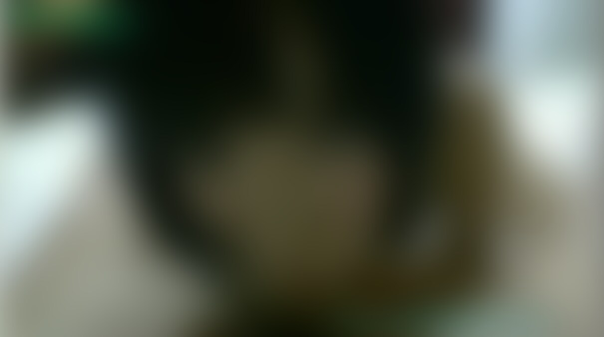 前回ご紹介したフェラチオが凄まじく卑猥なお○○○さん
今回もその素晴らしいフェラチオを皆様にご披露
あまりの気持ち良さに今回も口内にタップリ射精
その様子を固定カメラや手持ちカメラでジックリ配信します!
しかも完全顔出しで手持ちカメラではバッチリ目線をこちらに向けてのフェラチオ!
その素晴らしいフェラチオを是非ご堪能くださいね (2/2)