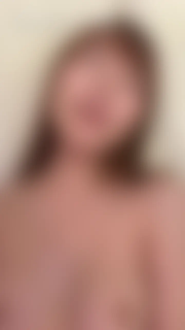 今回は暗闇フィットネス界からかのんさんが登場!
すごくおっとりとした彼女も実は特殊な性癖をお持ちのようで...
え、まさかの青●好き!?そこも暗闇ってことですか!?
インタビュー苦手って言ってたけど、とても気さくに答えてくれました。
そんな彼女を、癒したい!! (2/2)