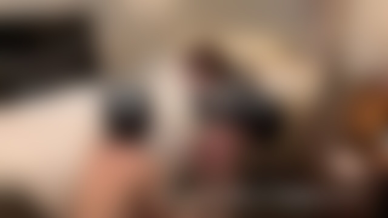 港区女子レイカ様(22)ご自身のフットケア用にM男を使って**的な足奉仕遊びに興じ最後は手コキで射精させる様子 (2/2)