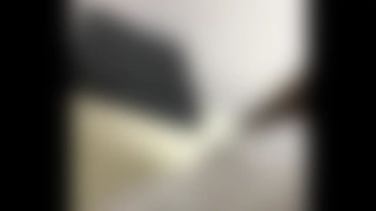 縦撮りversion
いいねしてくれた方に抽選でDMにて動画をお送りいたします。
『初めての体験。―19歳、素肌のままで。』
どこにでもいる、ごく普通の女子大生。
ちょっと人見知りで、でも好奇心は強い。
そんな彼女が、“初めて”に触れるとき——
最初は、視線も落ち着かず、言葉数も少なめ。
でも、時間が経つにつれ、少しずつ変わっていく空気。
服のすき間、指先の動き、呼吸のリズム。
全部がぎこちなくて、でも正直で、ひどく愛おしい。
自分でも知らなかった“感覚”に戸惑いながら、
徐々に溶けていく表情。その一瞬一瞬を、丁寧に映し出す。
作られた演技じゃない。これは、彼女の“リアル”。
初めてだからこそ伝わる、恥じらいと本音。
無防備なその時間を、あなたの記憶に——。
作品に出てくる女性は全て一般の方でございます、他の作品で見ることはございません。
※素人さんですので特定や詮索はしないようにお願いいたします (2/2)