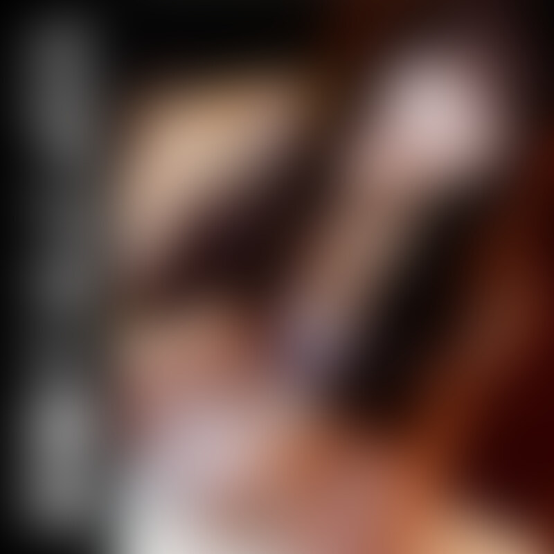 ※この動画は以下の動画のサブアングルです。
https://myfans.jp/posts/9ebb5e1d-e048-4a99-8899-3dab77fe43a3
今回の作品は、当アカウントで大人気のあやちゃんによるメンエスごっこ作品です!
しかも今回は、オイルではなくパウダーでのマッサージ!
てか、撮影当日に知ったのですが、あやちゃんってメンエスで働いていたらしいです!
M男のみなさん、、、パウダーを使ったフェザータッチに興奮しますよね?
やはり経験者のパウダーの使い方に大興奮でしたよ!
背面パウダーマッサージ
仰向けパウダーマッサージ
パウダー手コキ
ローション手コキ
騎乗位で射精
乳首舐め手コキで連続射精
という完璧な流れで、M男を翻弄する作品になっています。
さらに、今回はいつも以上にアングルを増やして撮影してみました!
主観アングル
横からのアングル×2
お尻からのアングル
合計4台のカメラを使って撮影しました。主観アングルと横からのアングルでメインの作品を作り、VIP会員限定でお尻からのアングルや横からのアングルバージョンを作りました!
ぜひ、あなた好みのアングルでシコシコしちゃってください!
寸止め回数:15回
寸止め時間:約28分
射精回数:2回 (2/2)
