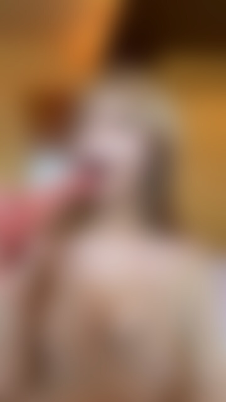こんな風におちんさん舐めさせて?🐰💓
トコちゃんがディルドをフェラしながらオナしちゃいます🐰💓
ディルドの擬似フェラだけどフェラするってとってもムラムラしちゃうよね❤️
普通にオナするよりも興奮して濡れるの早くなっちゃうし感じちゃう🐱 (2/2)