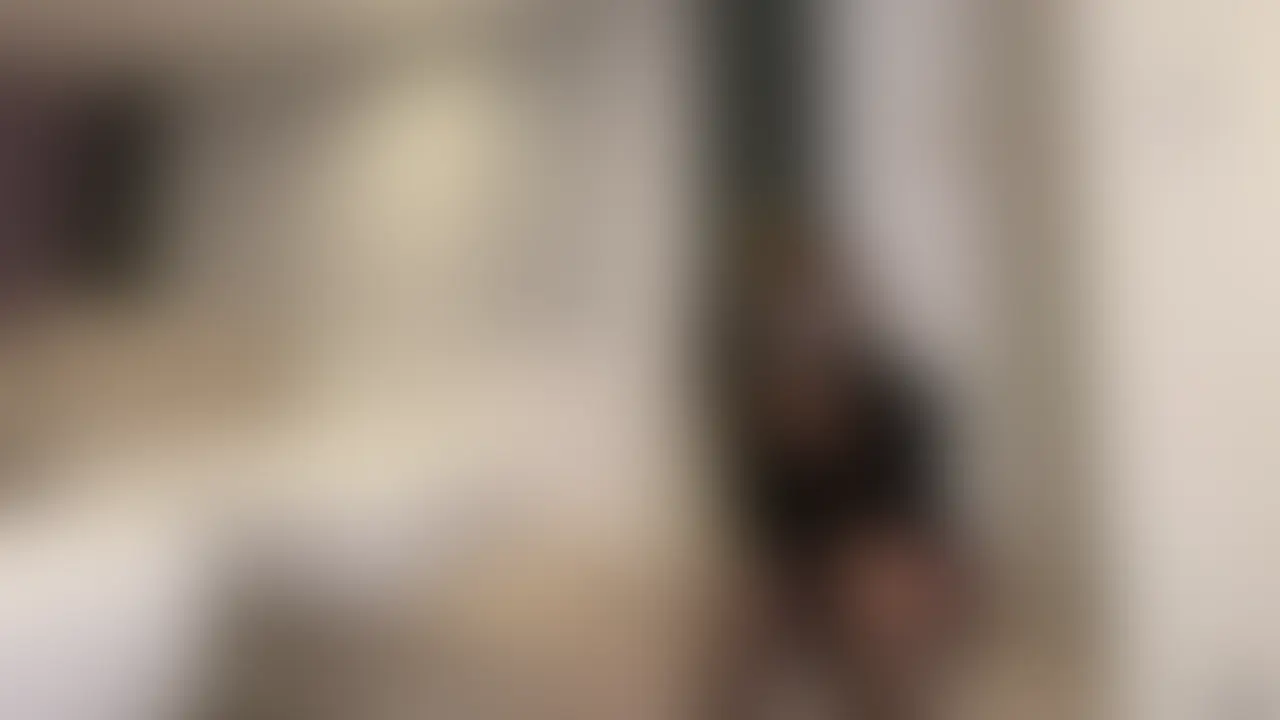 【玉責め】男子とハロウィンパーティー!仮装に着替え後SEX求められ玉蹴り制圧! (2/2)