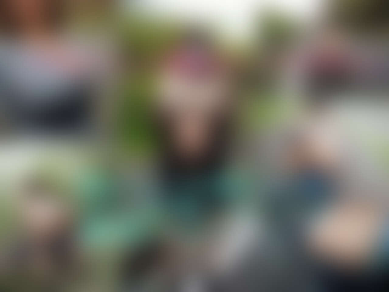 のぞみちゃんの露出処女いただきました♡
～野外でエッチな格好してるとおちんぽが欲しくなっちゃう爆乳裏アカ女子～

初めての露出第二弾は爆乳裏アカ女子ののぞみちゃん
パイズリ職人として大活躍中ですが今回は露出に挑戦

露出自体全く初めてらしく、
まずは自前の服でかるくウォーキング。

ていうか、この服エロくないですか？
電車で待ち合わせ場所まで来たみたいですが、爆乳が目立つこの格好、かなりジロジロみられたようです。。。

これで歩いているだけでエロい♪
しかしこれでは露出にはならないので少しずつ体を露わに。。。

まずはブラ、そして生乳、、、、いやぁ相変わらずでかい！
歩くたびにたぷんたぷん揺れるこの爆乳、圧倒的存在感！
・・・

そして少しお外にも慣れてきた頃を見計らって、、、、
エロ衣装へお着替え！
かなり恥ずかしいけれど、結構ノリノリ？

さて、この格好で露出チャレンジ！
さすがに恥ずかしいらしく、キョロキョロと周りを気にしながら
少しずつコートを脱いで行きます。
そしてほとんど紐だけのどエロな格好で少し歩いてもらいました。

道路や森の小道などをこのエロい衣装でお散歩しながら、お外の開放感を堪能してもらいました♪
かなりエロ楽しかったらしく、露出が初めてだったのぞみちゃんも最後には

「セックスしたくなっちゃう💕」

うーん、このままここでしちゃおうかな、と一瞬思いましたが
今日は露出だけの約束でしたので、次回へ持ち越し！
野外でパイズリなんて楽しそうですね♪
次回乞うご期待！ (2/2)