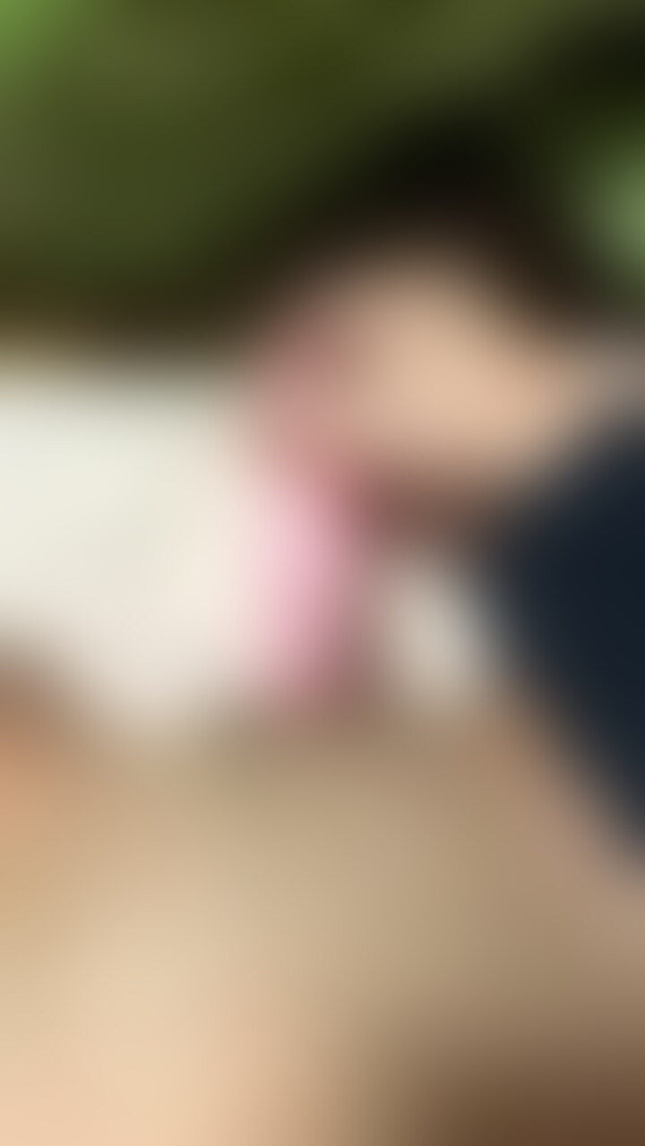久しぶの投稿になってしまいました(>_<)
今回は画面いっぱいにモザイクをかけてます(とんでもなく接近してしまったので…)
おもちゃ用のゴムを買って中をトントンしてます!
奥に入れすぎると膣圧のせいか動いてくれなくなります😭 (2/2)