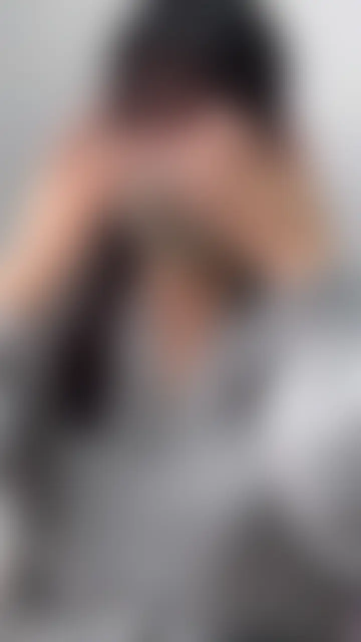 エッグテンガ使っておなにーしちゃったよ…💗
乳首とクリにボコボコのエッグテンガ当ててコスコスしたら、もう気持ち良すぎて止まらなかったの…///
しかも電マの先にもエッグテンガつけて動かしてみたら
刺激がやばすぎて、イキっぱなしになっちゃった…🥺💓
続きは動画でたっぷり見てね…/// (2/2)