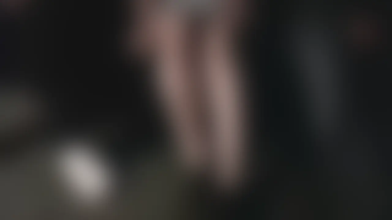 以前からファンの方にお勧めされていた成人映画館にやっと行ってきました🔞
入るとすぐに大勢のお客さんに囲まれて、いっぱい触られて、次々におち○○んを舐めさせられて、最後は知らない人に挿入されちゃいます🥴
壮絶な体験で放心状態になっていくびゅるるを見てください💙 (2/2)