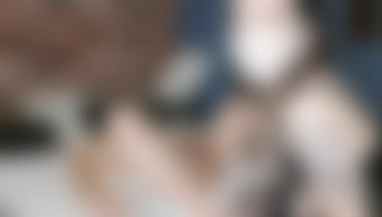 【トータル20分】
かなりの反響があった動画です🩷
僕ちゃんのイキっぷりがよかったかな🥰
私も腰を沢山振って応えています♩
奥に当たったときの声がたまらないです💋 (2/2)