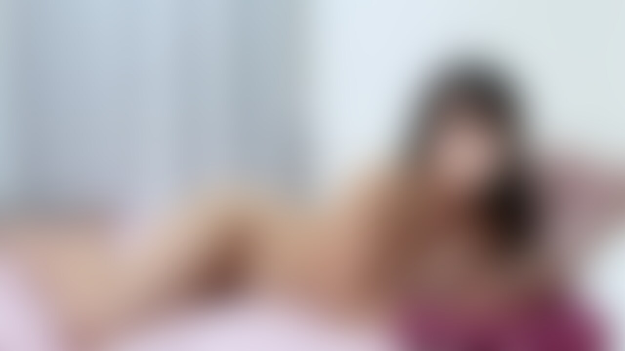 初めてウーマナイザーを使ってみました。エッチなところを吸われるおもちゃです。いつも衣装を着てる動画ばかりですが、今回は最初から一糸纏わぬ全裸で撮りました。身体全身の柔らかい感じが伝わると嬉しいです。よろしくお願いいたします。 (2/2)