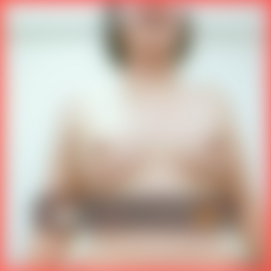 1年以上レスの地味子、陽子さんをNTR #2

肌はきれいでFカップの巨乳なのに、彼氏とは1年以上レスが続いている陽子さんシリーズ、第2弾です。
どこにでもいそうな地味子ちゃんです。
相変わらず嬉しそうにNTRを受け入れています。かなり仲良くなりましたので、プライベートな会話も交わしています。

冒頭、少しだけわたしの話が入っています💦
彼氏とはよく会っているし、泊まりに来るのに、SEXどころかキスも無いみたいです。
陽子さんはベッドで2人寝るのが嫌だそうで、別々の布団で寝ています。
睡眠欲＞食欲＞＞＞＞＞＞＞＞＞＞＞性欲、と言っています。

しかし、絡みは積極的に受け入れています。
激しい責めにも嫌がらず、気持ちいいみたいです。
地味子の生態は今ひとつわからないものですね。

前戯のあとはフェラシーンから本番は生挿入です。
正常位と背面騎乗位では、Eカップの巨乳が揺れるシーンが撮れました。
最後は中出しでフィニッシュ。相変わらず嬉しそうにしています。
妊娠しちゃったら、彼氏にどう説明するんでしょうか。
機になりますが、お構いなしです笑

そんな陽子さんですが、年内で出演は辞めるということなんで、次回作がファイナルになります。 (2/2)