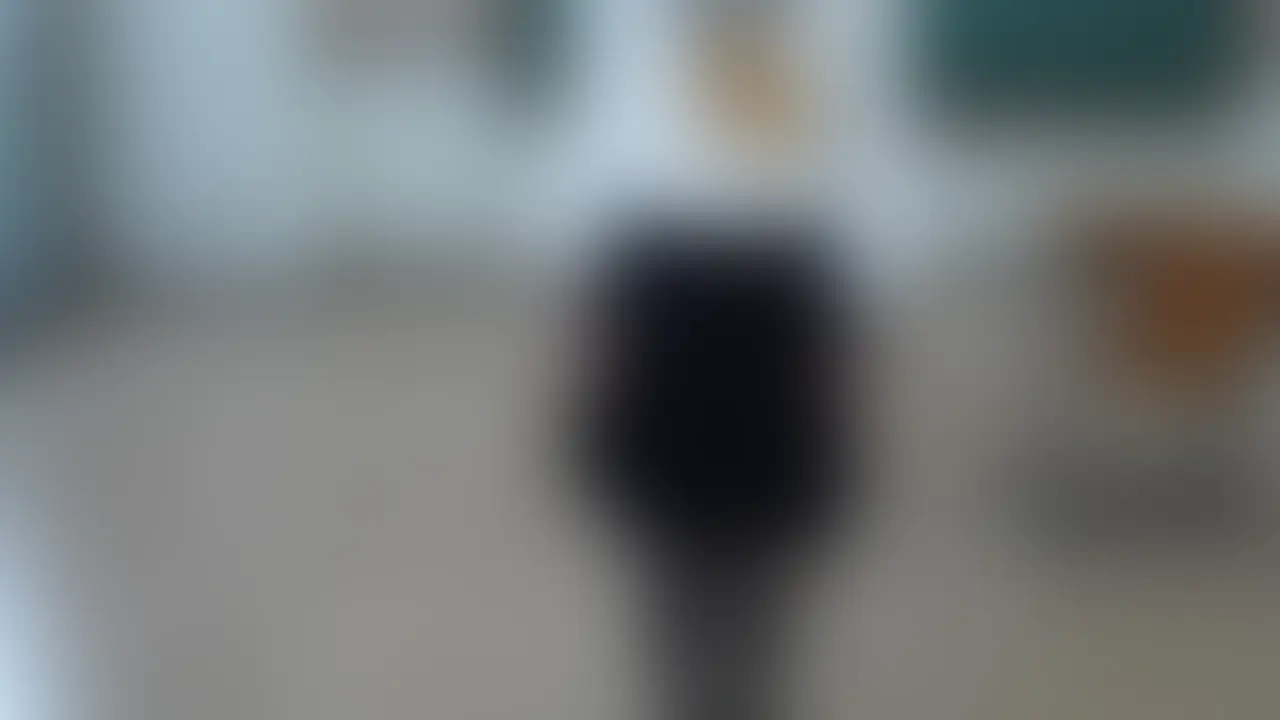大人気の鎌西のセーラー服（夏）の詰め合わせ。ブルマお着換え、机で角オナ、引き出しから吸うやつ出して教室オナニー。 (2/2)