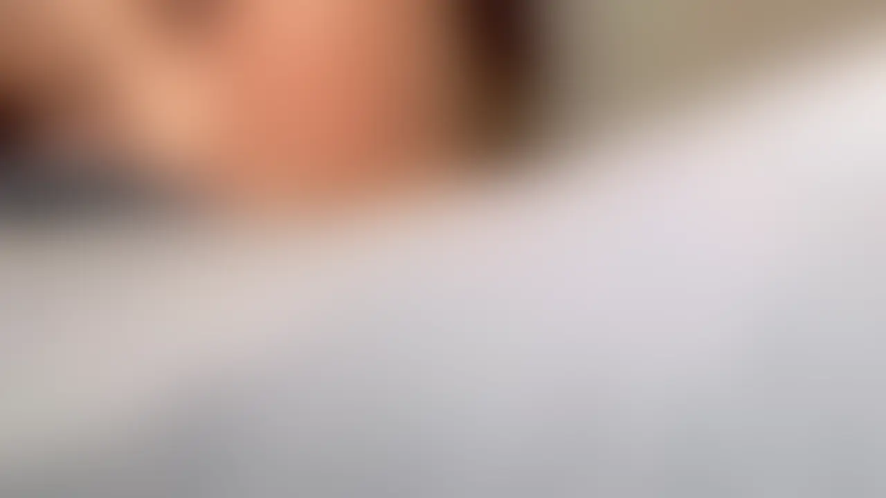 【完全顔出し】我慢出来ずに待ち合わせした車内で即尺!仕込んであったローターとデカ乳首で連続悶絶アクメする不倫妻 (2/2)