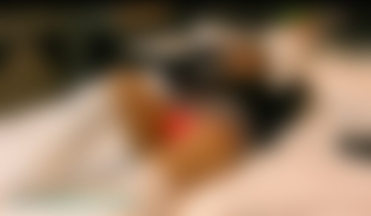 毎回おなじみのモモンガ○○○リフレ裏オプ実技研修を撮影!
ご覧の○○○をセクハラしながら撮影
身体を触りながら服を脱がし全裸に
僕の言いつけよ下り完璧なパイパンに!
更に素晴らしい巨乳にも興奮
その縦筋オマンコに僕のチンポも大満足
そして制服ルーズソックスにマイクロビキニを着せベットに移動しイタズラ開始
パイパンなオマンコに超似合う蛍光ピンクのTバックが最高です♪
まずがそのイタズラまでの約9分の動画になりますがこの後当然のフェラチオ&中出し性行為!!
動画は現在編集作業中ですが編集が終わりましたら配信開始しますのでお楽しみ♪ (2/2)