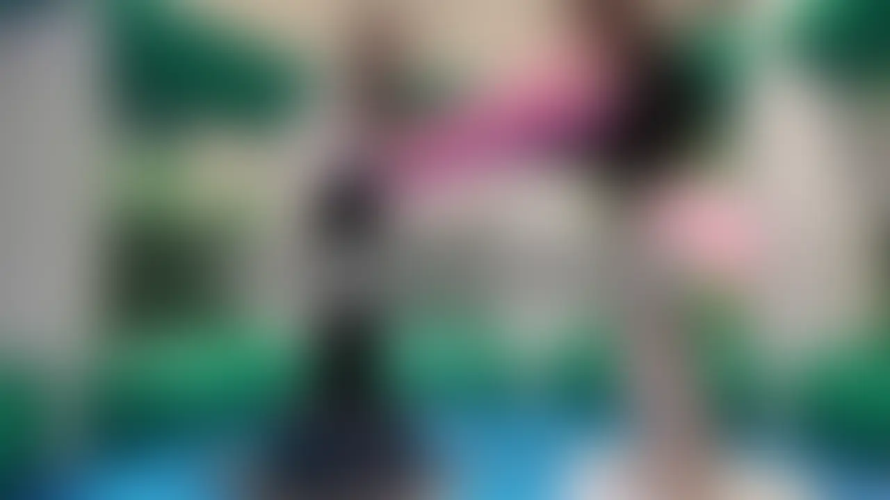 活动量满满的一天 Vlog🤸♀️❤︎
──────────
这次的 Vlog 是 Yuri 提议的,
我们一起去了一个体验型的活动设施!
因为我们自己实在太笨拙、太搞笑了😹
一度很犹豫要不要公开,
但既然都拍了,还是决定分享出来啦😂
害羞的场面有点多,
希望大家可以“眯着眼睛”看就好啦( ´≖ω≖`)♡
后半段是在烤鸡串店里,
我们聊了很多事情🐔
────────── (2/2)