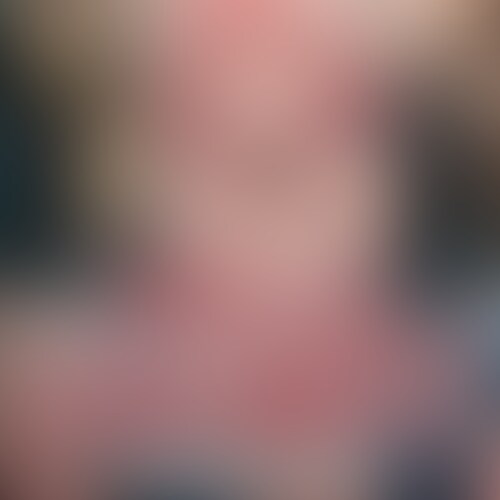 -包茎の噂を聞きつけたＳ女子がその男子を呼び止め
「さっさとちんこを出せ」と絡んでしまう。
言われるがままに性器を露出してみると
短小で包茎の性器を見てＳ女子は大笑い。
あまりきった皮をひんむいて鬼頭をずる向けにしたり、
思いっきりひっぱって弄ばれる包茎ちんこ。
「皮をひっぱったまま引きずり回してやろうかぁ？」と
屈○○○的な言葉で罵られると
我慢できなくなった男子生徒は射精してしまう。

どんどん新作動画を公開していきます！
サンプルを気に入りましたら
「いいね！」「フォロー」「入部」をお願いします！ (2/2)