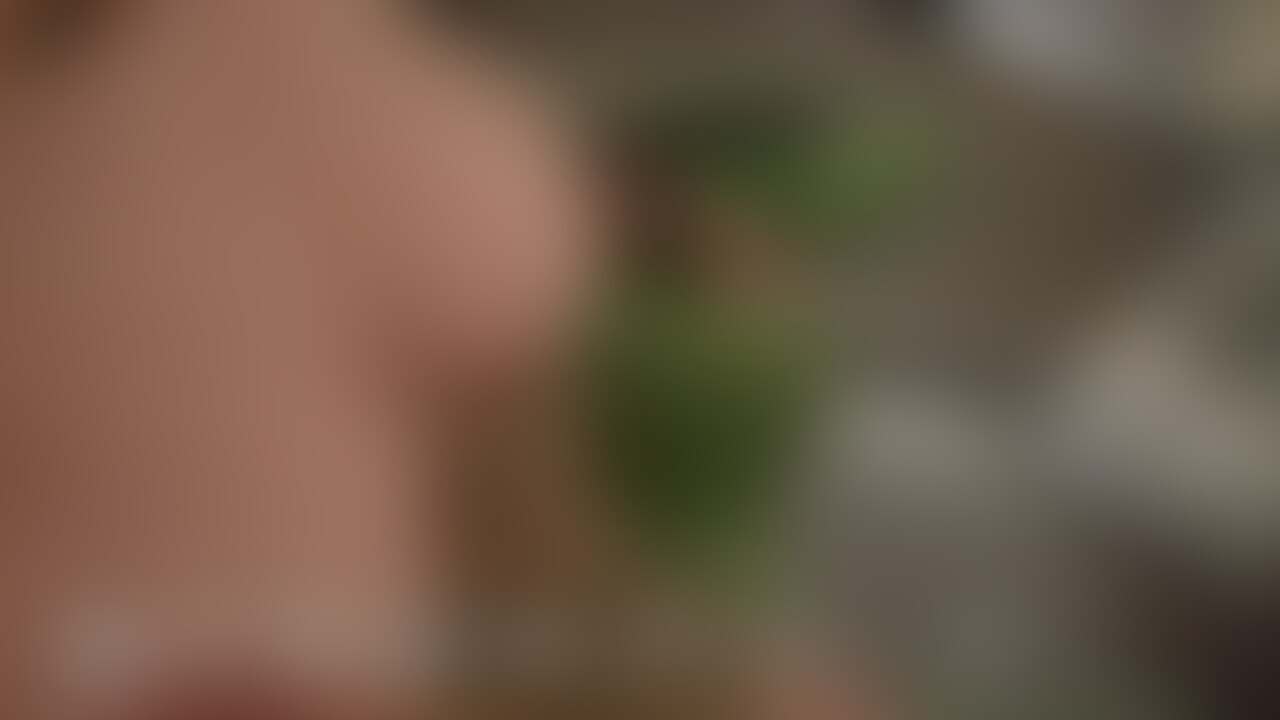 妻フェチビデオ手持ちカメラで撮影
妻とソファでイチャイチャ
ドアップ乳首にドアップの糸引きマ〇コ
いやらしく熟したアソコ視○○○し堪能してる変態夫です
撮影してるだけなのに濡れ具合がやばい
可愛いドMな妻です🥰 (2/2)