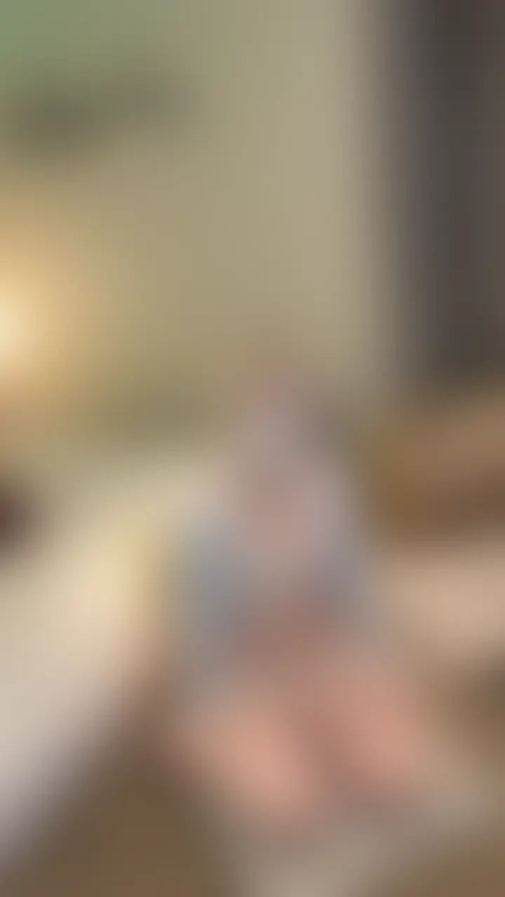 【初撮り!】「もっといけます・・・」スタイル抜群美女!初めての首絞めに絶頂!?
スタイル抜群のこんな美女が
こんな美首の持ち主が・・・
首絞めの快楽に目覚めていく・・・
「もっと強くて大丈夫です・・」
ぐっ、がはぁっ
と喉を締められたもがきの声がとてつもなく色っぽい・・
締められて真っ赤になっていく白い首
浮き出る血管
水飲み
手絞め
紐絞め
朦朧とする中、新しい快楽へと目覚めていく姿をごらんください (2/2)