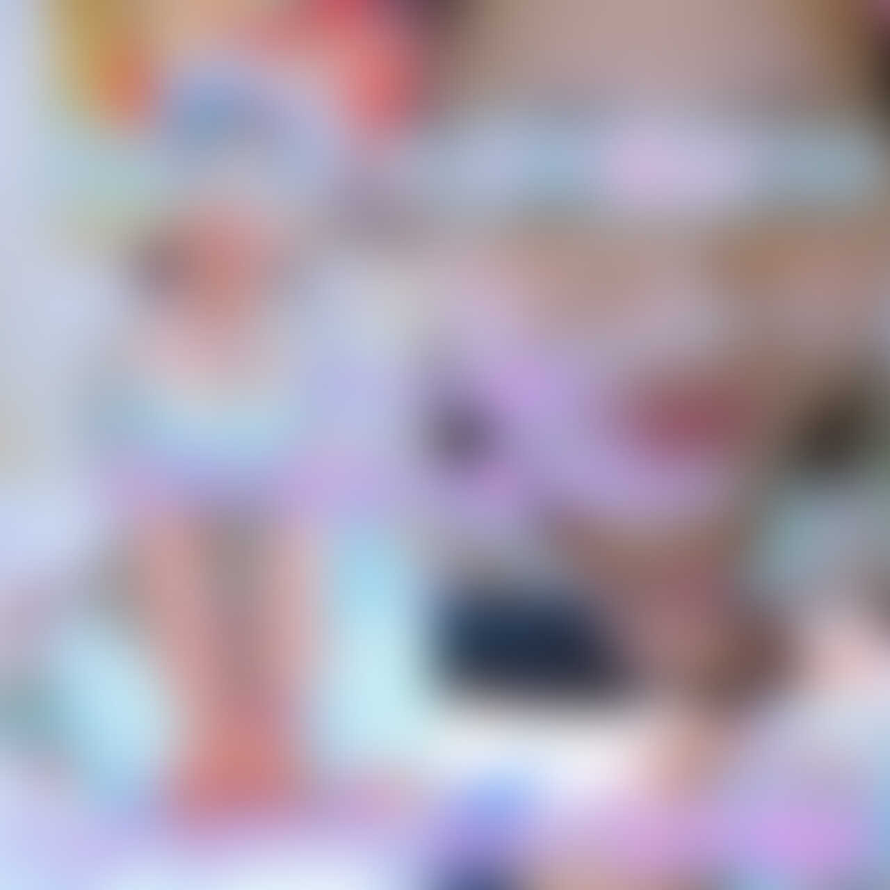 初登場の美々ちゃん❤️ニコニコ笑顔でおちんぽを取り出し
包茎いじりからスタートと思いきや皮の中によだれをたらして
チュパチュパ…😍
反応して剥けてきてしまう皮を手で戻しながら舌を突っ込んでレロレロ😍
包茎の扱いがわかっている…💓
そしてよだれを垂らしてくちゃくちゃと手コキ…音がめちゃくちゃエロい❣️

そして前触れもなくアナルを舐め始めるのですが穴だけではなく
周辺はお尻のほっぺなどを丁寧に舐めてくれます😍　
もちろんよだれをアナルに垂らして💖

「全部アナルに入っちゃう💖」

笑顔で楽しんでるご様子。本当にアナル舐めが好きなエロ○○○です❤️
指でぴちゃぴちゃいじったり、カメラを手に取り勝手に変態ポーズを撮影する始末
それでもなおアナルに涎を垂らされて💕ぴちゃぴちゃにされて
舌でほじくられます💓
アナルも十分にふやけたところで今度は乳首舐めやよだれ手コキのスタート
舌の柔らかさが伝わって気持ちよい暖かいエロい❤️
乳首とおちんぽを行ったり来たり💖しながらの
エロフェラ乳首舐め💖は最高　最後は馬乗りになって特濃ザーメンを顔に❣️
笑顔で手を振る美々ちゃんは天使💓 (2/2)