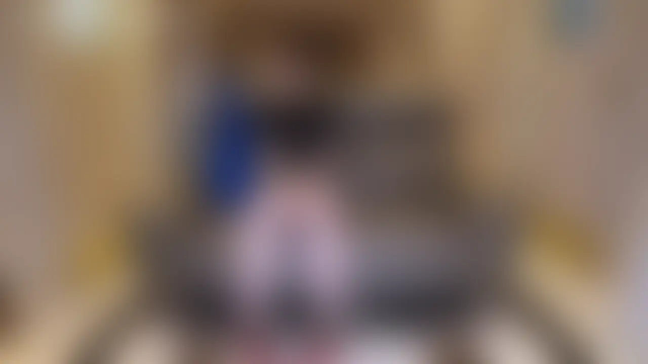 【地味子のくせに身体は100点の現役バド部】大好きな彼氏ができたのでもう会えません|卒業引退さよならNTR|最後なので容赦ない非道◯◯プでぶっ壊し|エリちゃん 第4弾
前編:逆さマチオで喉射(全40分)🔰新入生プラン向けハメシーン
これまで散々いじめて教育し続けてきたバド部のエリちゃんですが、ついに卒業・引退することになってしまいました。伝えたいことがあるということで九州まで会いに行ったところ、大学で彼氏ができたそうで「今後はもう会えません」とキッパリ。好みの言いなり娘として育ててきたおぢさんとしては、嬉しさと寂しさが半々です。エリちゃんとの忘れられない最後の思い出。これまで以上に非道で下品でグロいハードプレイをお楽しみください♪
エリちゃん今までありがとう。そしてケイ君(彼氏)、おぢさんの使い古しでごめんね…
【10代素人専門アオハルキラーおぢさん|顔出し♡中出し♡ぶっ壊し】
青春時代の憧れのあの子が、ぐっちゃぐちゃにされて下品すぎるアヘ顔晒しながらメス堕ちする姿を見てみたい…そんな僕らがどこかに忘れてきてしまったロマンを叶えるハメ撮り師『エロます』(ふだんは普通の中年会社員)SNSやナンパ、アプリで出会った成人したての素人だけにこだわり、ヤラセなし臨場感たっぷりの生ハメ撮りをお届け。まだまだ未成熟な稚穴を下品でスケベな雌穴へと育てていく、その極上の背徳感を堪能してください。 (2/2)