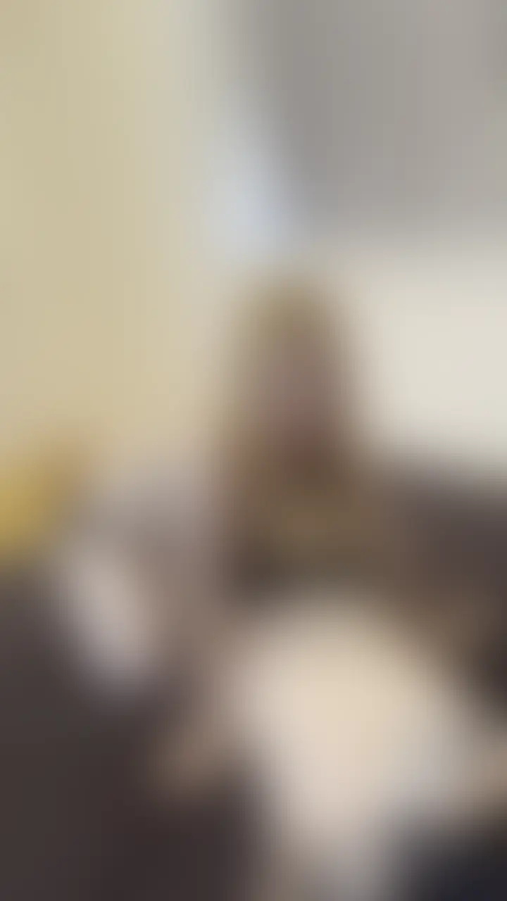 彼女持ち寝取っちゃった👅
EDで彼女とえ◯ち出来ないと相談を受け、ど変態ギャル
の出番‼️ということで...
ED治療として目隠し・呼吸管理など彼女としてない色んなことを試したよ🩷
もうあいとのえ◯ちじゃなきゃ満足できなくなっちゃったね😈 (2/2)