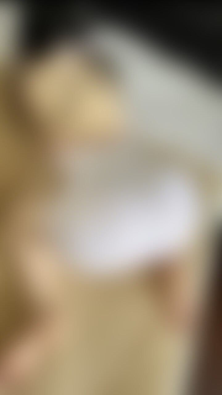 コスプレTバック美女を指で弄んでみた (2/2)
