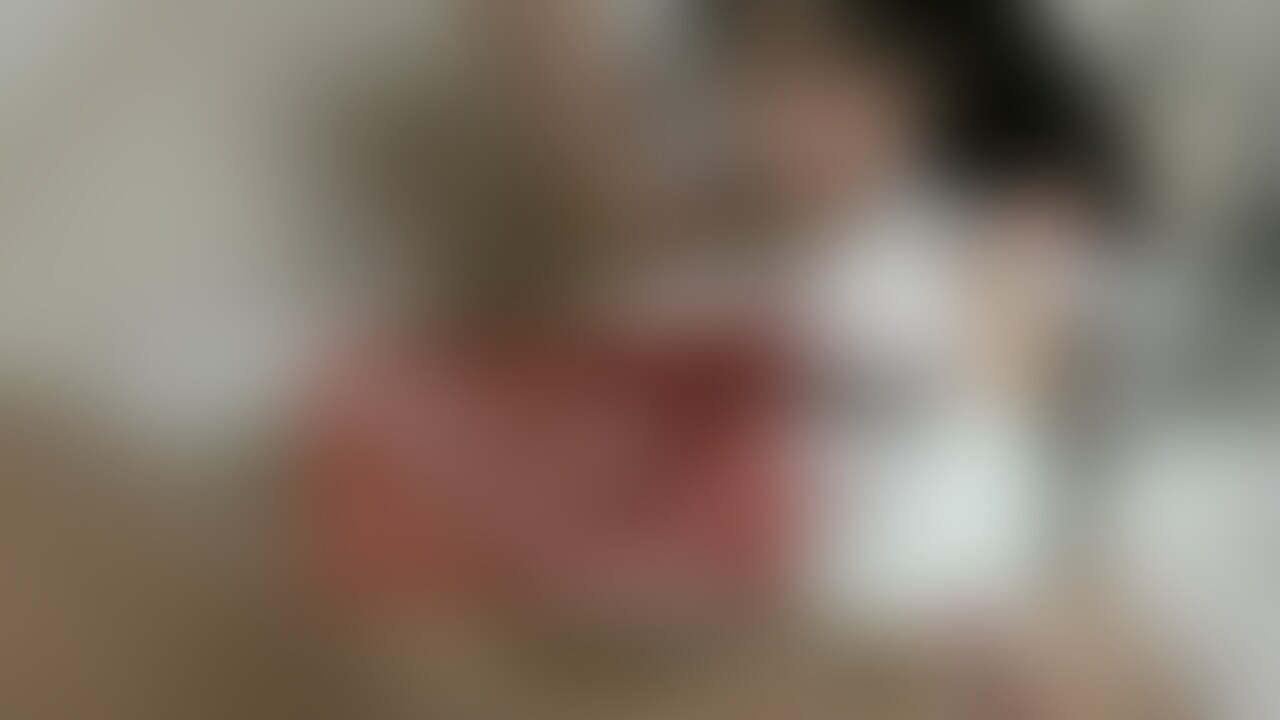 聖夜はサンタコスの彼女をめちゃくちゃにして、お口の中にたっぷり精子のクリスマスプレゼント♡♡
------------------------------------------------------------
今年のクリスマスはおうちでおいしいご飯を食べてのんびりして、
食後休憩が終わったらやることはひとつだよね…♡
サンタのコスプレでかわいくしたのに、
めちゃくちゃになっちゃうくらいたくさんイキまくって
最後はお口の中に出してもらいました♡ (2/2)