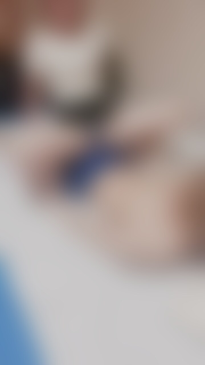 パンティフェチの変態M男にパンチラ誘惑してみたよ🩷
パンティが良く見えるようにM字開脚して擦ったら、ものすごく勃起して、すごいエロい顔してみてたから興奮しちゃった🩷 (2/2)
