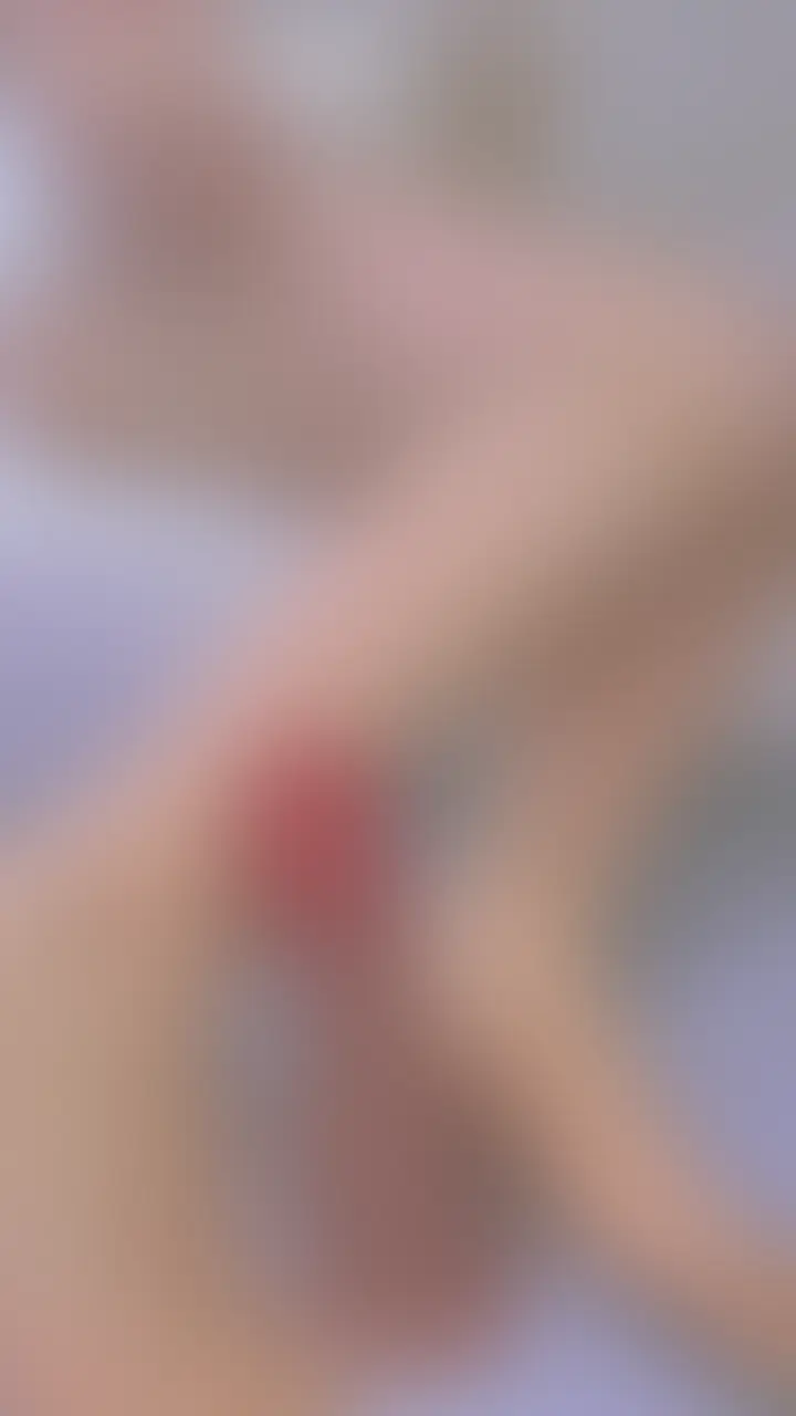リアル1日過ごした後のストッキングだからほんと臭くてごめんなさい…下駄箱ムワッとしてた… (2/2)