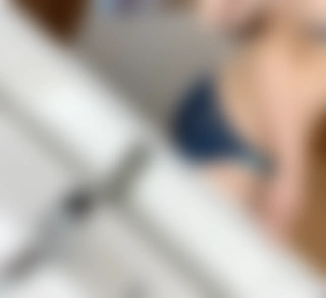 40代、ここから。「「後ろはこんな感じ」 そう続けて送られてきた一枚を見て、思わず画面を二度見した。 「なるほど……後ろはこうなってるんだ」」の投稿サムネイル