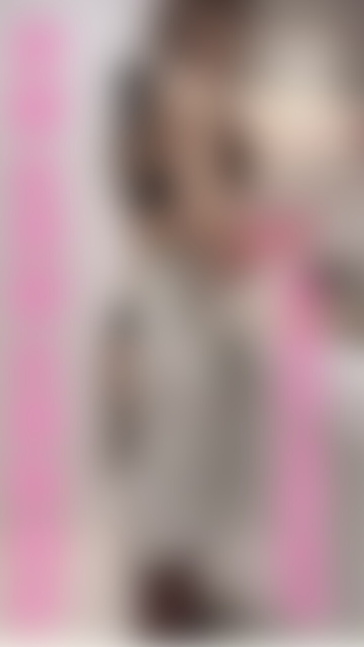 下着エプロンでいつでも性欲処理に使われちゃってます💓
ファンからもらった炊事用ゴム手袋でコキコキ💓
ちょっとS気味に抜いて欲しいの?って聞いたり
早く出して?っていうのも慣れてきました🐰 (2/2)