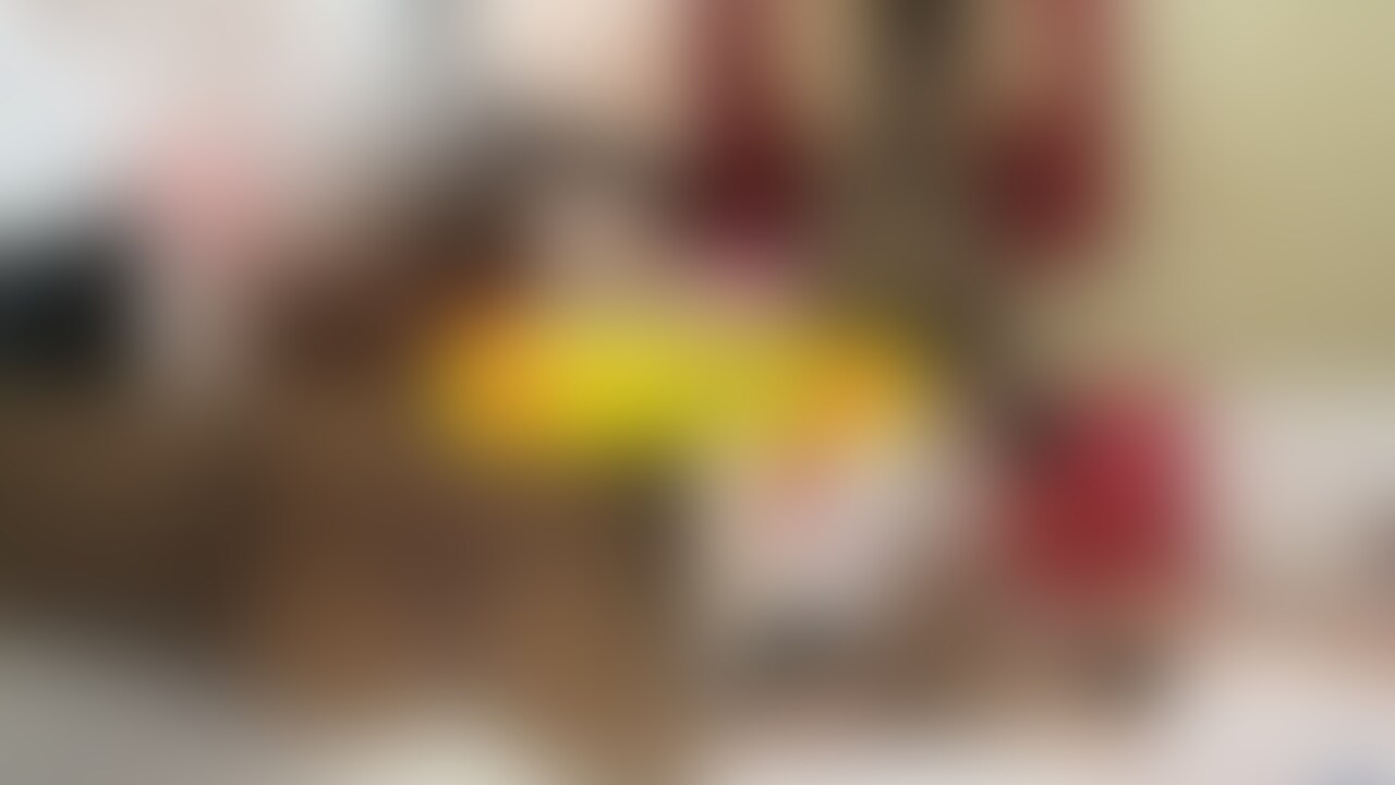 【当方の動画コンセプトは余計なものは写さないで、なので女性の身体に集中できるよう作られています】
どこにでもいる31歳の普通の主婦との行為の日常が綴られています。
※この動画は撮影者本人の諸事情により販売終了になる恐れがあります。
購入希望されるかたはお早目の購入・ダウンロードをオススメします。
お世話になっております、稲妻マスクです!
相変わらずお互いスケジュールが合わず、少し前に久しぶりに撮影ができました。
またも3ヵ月ぶりの撮影ということもあり、私もママ友さんも性欲が爆発寸前の状態であることは間違いなかったですw
今回は久しぶりにホテルでの撮影です。
ホテルでの撮影はやっぱりコスプレ、ということでセクシーな形状の網タイツのコスプレで行為に臨みました。
欲求不満のママ友さんはもちろん拒みはしませんでしたが・・・
セクシーな姿にボルテージが上がり予定より撮影時間が長引きましたが、なかなか納得のいく作品に仕上がったと思います。
内容としては、網タイツコス姿の撮影~乳首舐め~アソコ弄り~指マン~クンニ~正常位~騎乗位~背面騎乗位~バック~跨りバック~寝バック~松葉崩し~側位~開脚正常位~騎乗位~立ちバック~開脚正常位~密着正常位からのフィニッシュといった感じです。
単品動画としては過去最長の44分以上と長さも内容も充実した作品となっております。
3ヶ月の禁欲の果てに性獣と化した人妻さんのリアルな性を是非ご覧になって下さい‼
今後も不定期ですが継続して作品の方を出していこうと思うので今後もよろしくお願い致します。
※コロナ感染防止のため空気清浄機を強めに設定しましたので音量には気をつけてください。 (2/2)