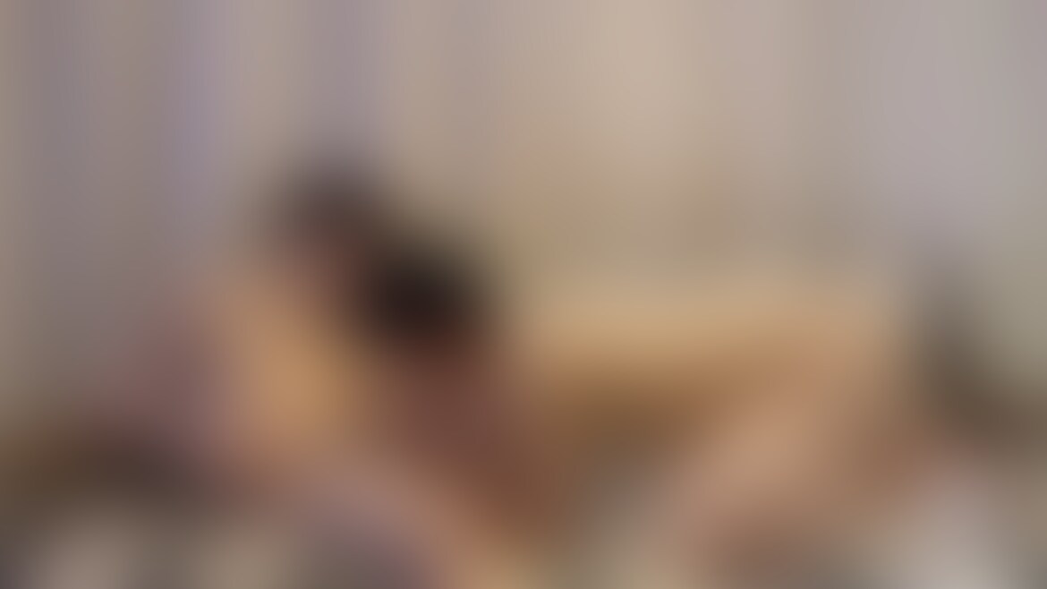 ソファで巨根を舐め舐め🍌 sample 1