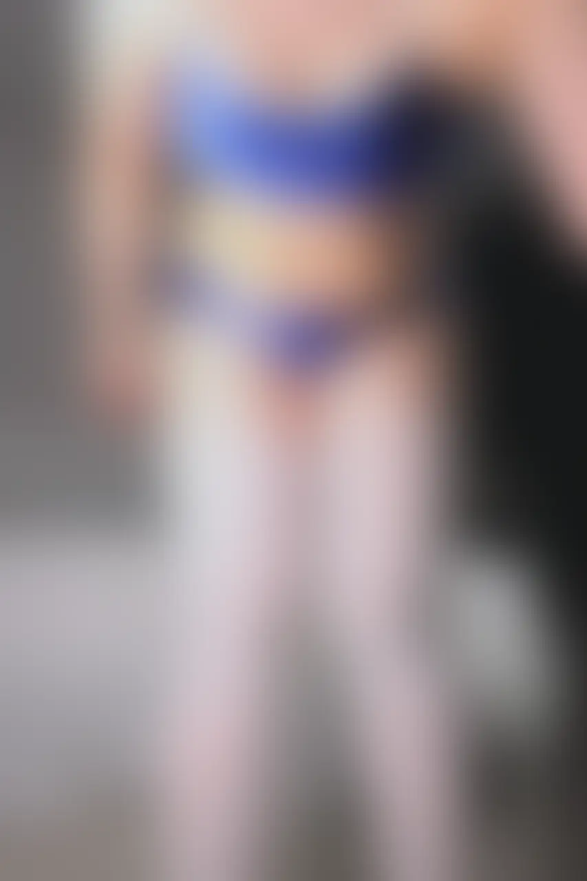 【動画7分】💙光沢ビキニ姿でこっそり自撮り中の彼女📸💙 「いっぱい見てほしいな…♡」とムチムチボディ&巨尻を見せつける動画🎥
こんにちの〜ももちのです🍑✨
今日は光沢ビキニ姿でこっそり自撮りしちゃいました📸💙✨
今日はお気に入りのビキニウェアでいっぱい撮影📸🫣
ムチムチ感たっぷりの太ももやお尻沢山撮っているので✨🍑
ぜひ最後まで楽しんでくださいね💕🎥 (2/2)