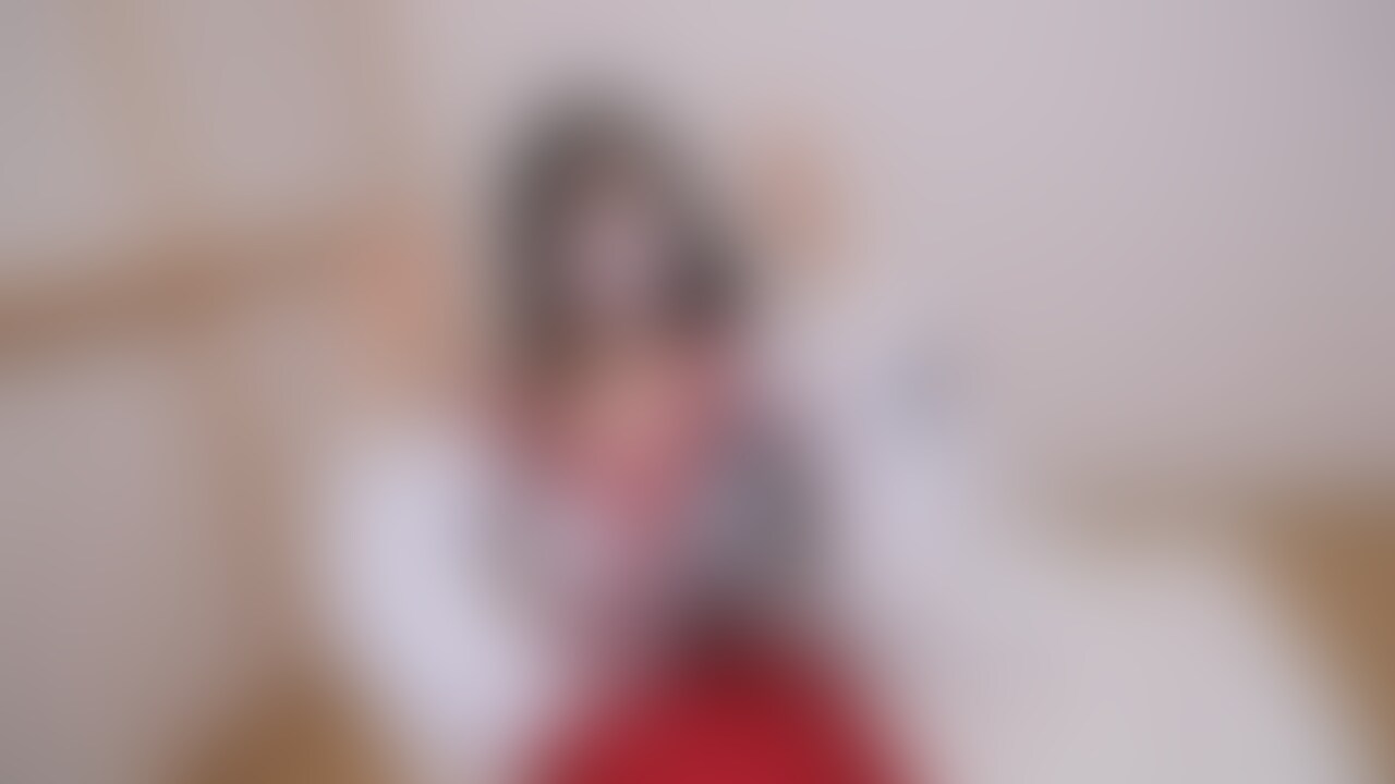 私が随分前に巫女衣装と勘違いして買った花魁？みたいな服と、足袋を履いた動画の前編です💕
海外の人に足袋って伝わるのかな？

後編は明日に投稿されるよー👣


I posted the first part of a video I shot wearing tabi socks💕
And I bought this outfit a long time ago, mistaking it for a shrine maiden costume😅
I wonder if people overseas would get the message from the ”tabi socks”?

I'll post the second part of the video tomorrow!👣 (2/2)