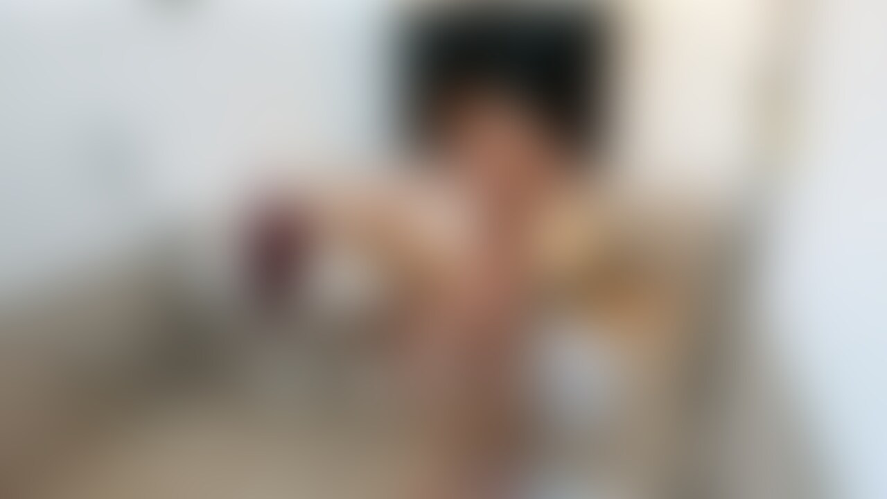 露天風呂付きラブホで屋外露出セックス💕💕
今回は開放感あふれる屋外で思いっきり立ちバックしちゃいました😂
興奮しすぎて声めちゃくちゃ出ちゃってて、大都会渋谷のホテルだったから普通に外に聞こえちゃってるかも…🫣
みなさんからのリクエストで、こんなのプレイをしてほしいっていうのがあれば、気軽にコメントやメッセージくださいね🥰
よかったらいいね♡を押していただけるとめちゃくちゃ嬉しいです😆💕 (2/2)