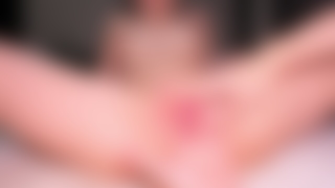 久しぶりのローションプレイ🥺💕
真っ白マン汁いっぱいだよ🥺

どろっどろのローション手コキたっぷりしました❤️
ガッチガチのちんちんがびくびくしてて可愛かった🥺
ローション手コキって気持ちいみたいでちゅーしながらいっぱいしてあげたよ💗

交代して今度は私がローションでクリトリスも膣中もたっぷりいじめられました🫠
指挿れられながらクリ擦られるのやばかった笑

ヌルヌルのままバックで突かれまくって潮もじゃばじゃばです🐳
今回最初から最後まで潮吹き止まらなくて水たまりできてました🫠

だーいすきな正常位で子宮押しつぶされるくらい
ちんちんで突いてもらった💗
正常位って顔見れるし、密着できるし、大好きです🥺

本当にえちえち動画すぎる🫠 (2/2)
