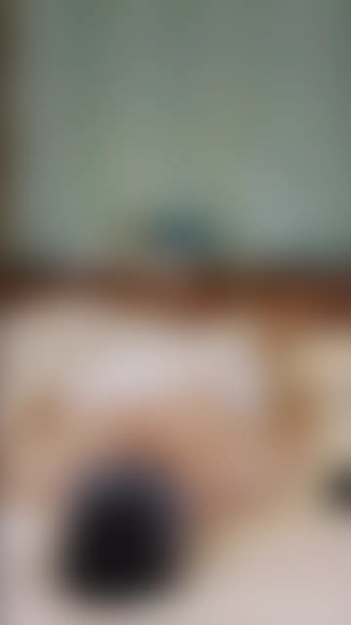 はな様の下着顔面騎乗です✨
お腹空いちゃったからおにぎり食べてる間の椅子になってくれる❔❔
仕方ないからおにぎり食べ終わるまで下着の匂い嗅いでていいよ🥰
感謝してよね💕
~~~~~~~~~~~~
2アングル分の動画です
15分19秒 (2/2)