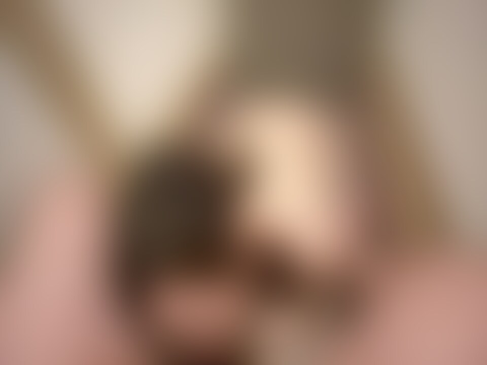 足もアナルも全て舌で掃除します。

もちろん、洗っていないまま。 (2/2)