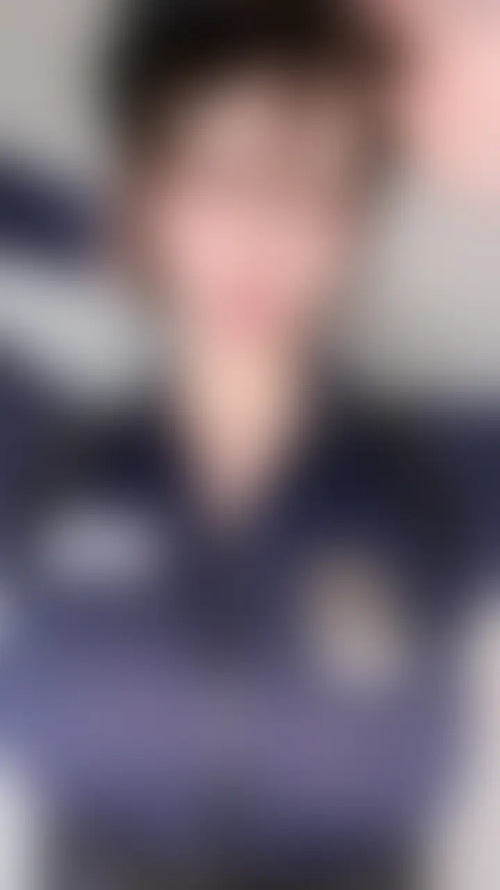 セクシーポリスいろはの事情聴取♡
身体を隅々まで見せつけて、、、
いろはの蛇舌もすごいでしょ？
涎がダラダラ出てきちゃった。
悪いことをした殿方には足コキの刑よ？
さぁ最後まで耐えられるの…？ (2/2)